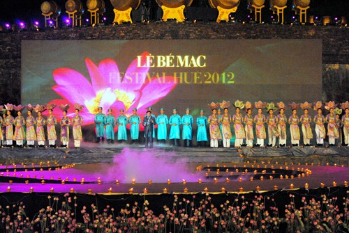 ภาพที่สวยงามในพิธีปิดงานเฟสทีเวิลเว้2012 - ảnh 4